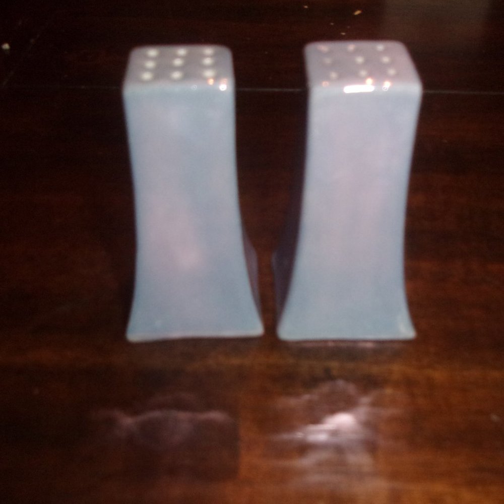 Salt pepper shakers blue iridescent Japan
